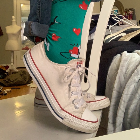 White low top converse - Picture 1 of 5